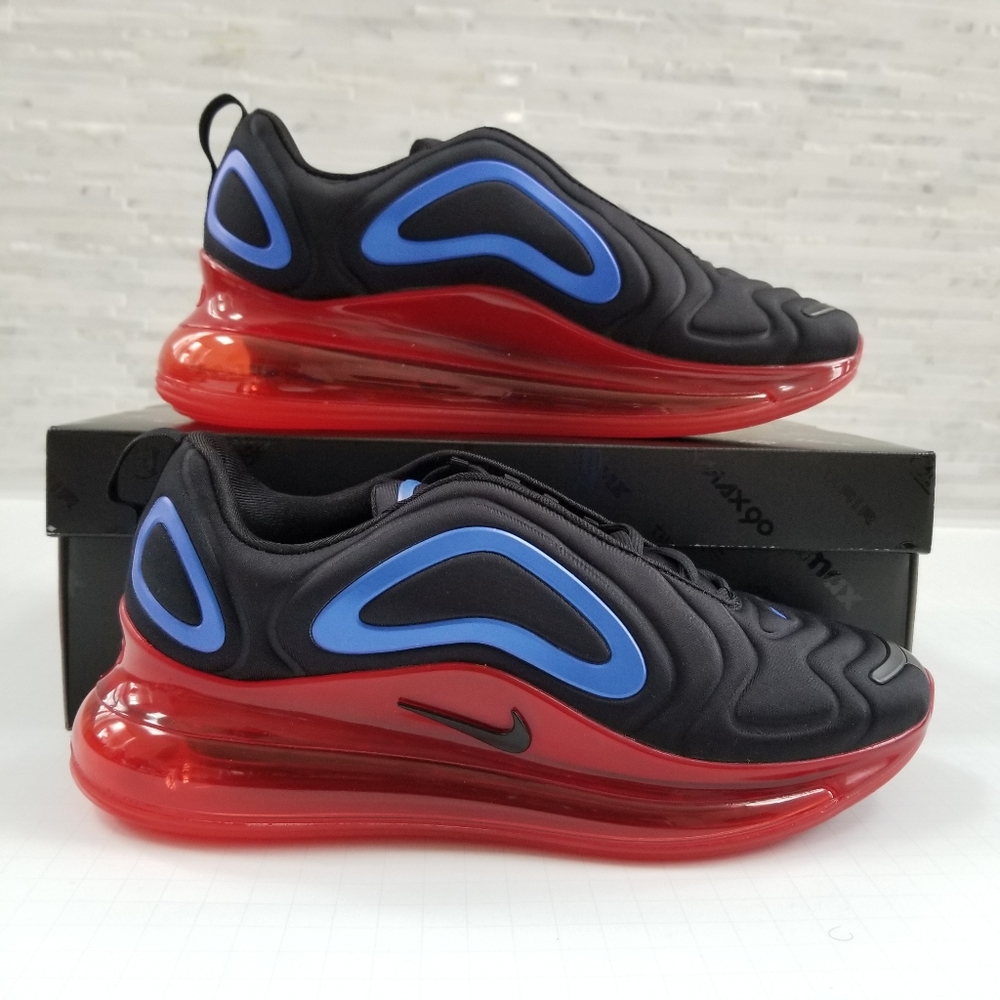 New NIKE Air Max 720 Sneakers